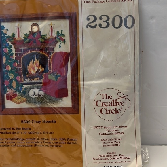 Creative Circle #2300 Cozy Hearth Christmas Crewel Embroidery Kit 1983 - Picture 3 of 5